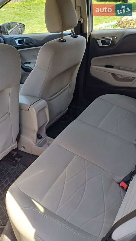 Хэтчбек Ford Fiesta 2015 в Черновцах фото 8 Хэтчбек Ford Fiesta 2015 в Черновцах
