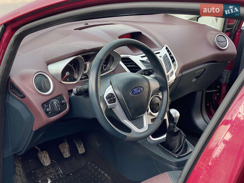 Хэтчбек Ford Fiesta 2009 в Ирпене