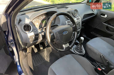 Хэтчбек Ford Fiesta 2007 в 