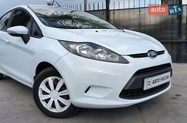 Хетчбек Ford Fiesta 2012 в 