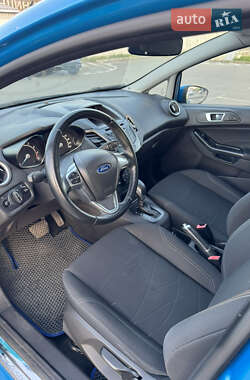 Хэтчбек Ford Fiesta 2015 в 