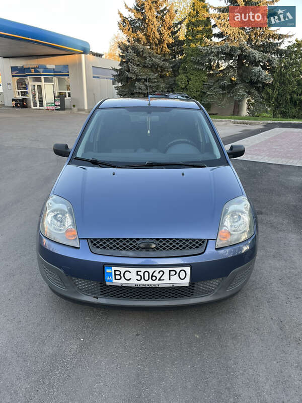 Хетчбек Ford Fiesta 2006 в Городку