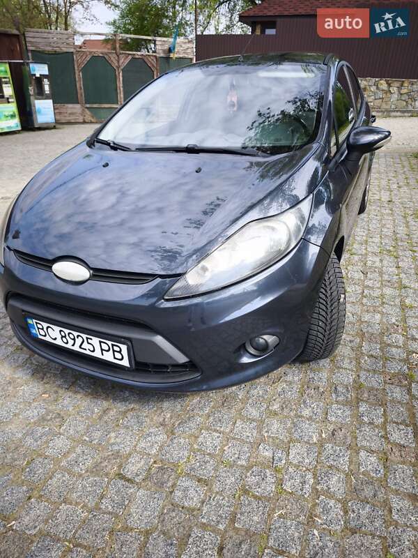 Хэтчбек Ford Fiesta 2010 в Львове