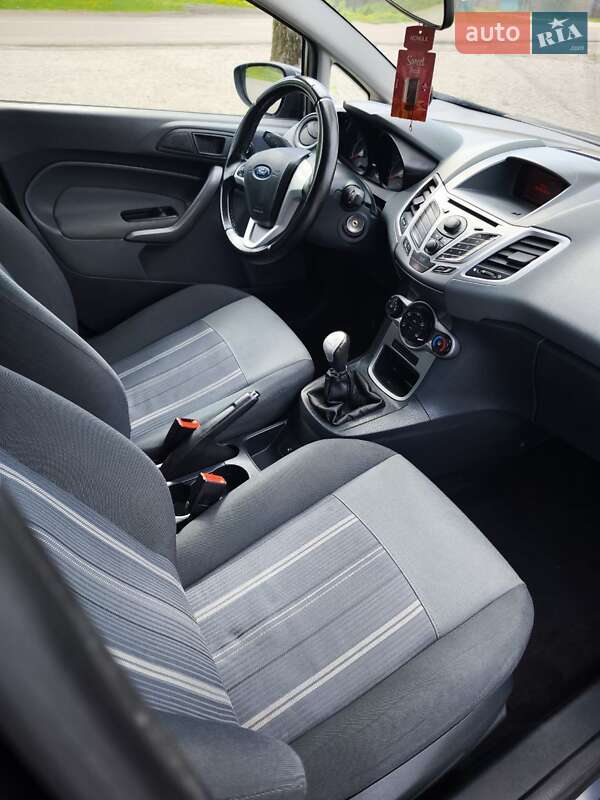 Хэтчбек Ford Fiesta 2010 в Львове