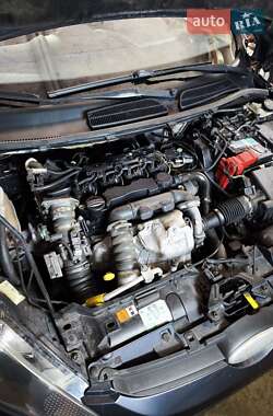 Хэтчбек Ford Fiesta 2010 в 