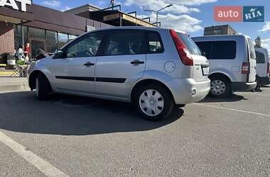 Хэтчбек Ford Fiesta 2007 в 