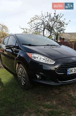 Хэтчбек Ford Fiesta 2013 в 