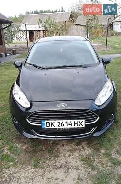 Хэтчбек Ford Fiesta 2013 в 