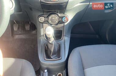 Хэтчбек Ford Fiesta 2012 в 
