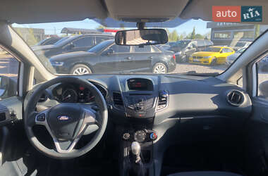 Хэтчбек Ford Fiesta 2012 в 