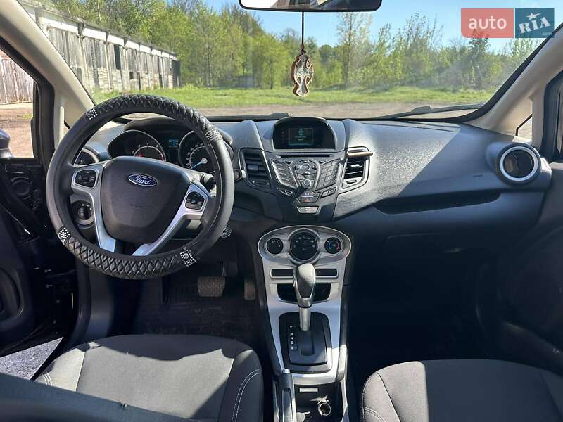Хэтчбек Ford Fiesta 2017 в Стрые