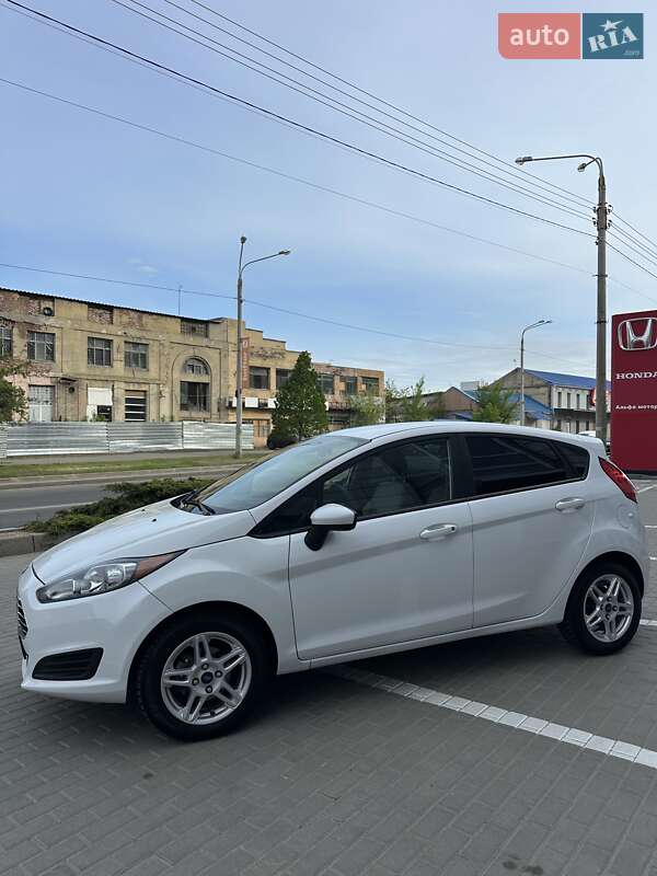Хетчбек Ford Fiesta 2019 в Києві