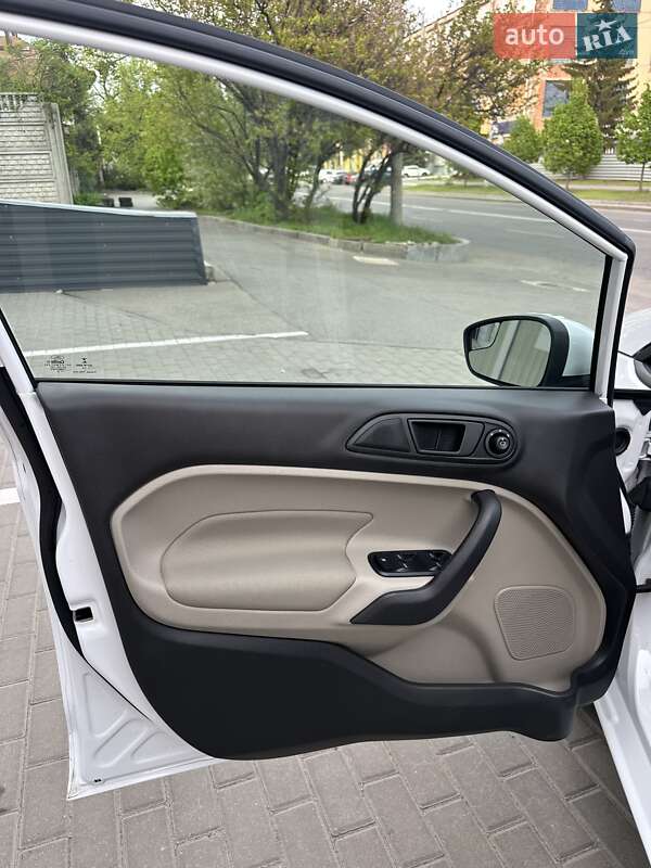 Хетчбек Ford Fiesta 2019 в Києві