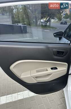 Хэтчбек Ford Fiesta 2019 в 