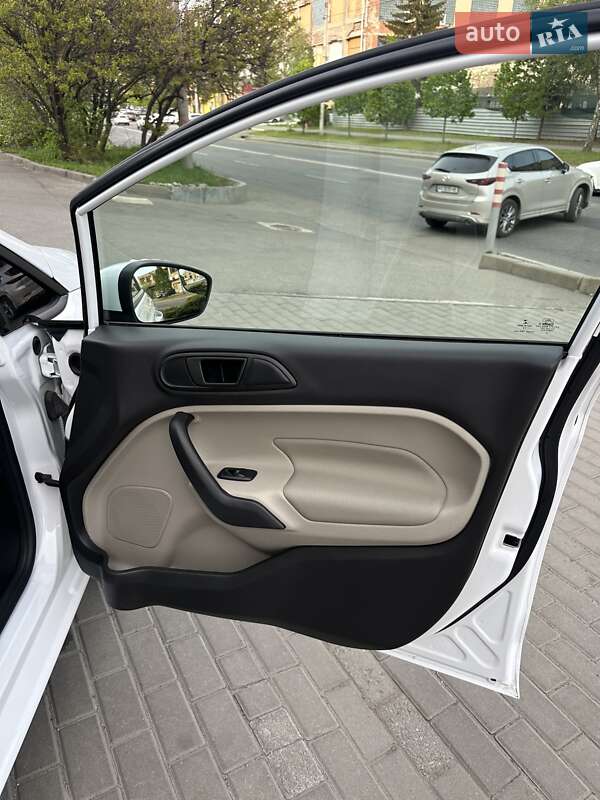 Хетчбек Ford Fiesta 2019 в Києві