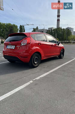 Хэтчбек Ford Fiesta 2016 в 