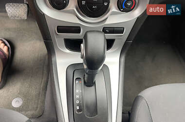 Хэтчбек Ford Fiesta 2018 в 