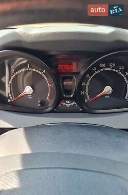 Хэтчбек Ford Fiesta 2011 в 
