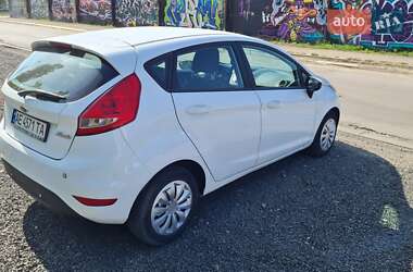 Хэтчбек Ford Fiesta 2011 в 