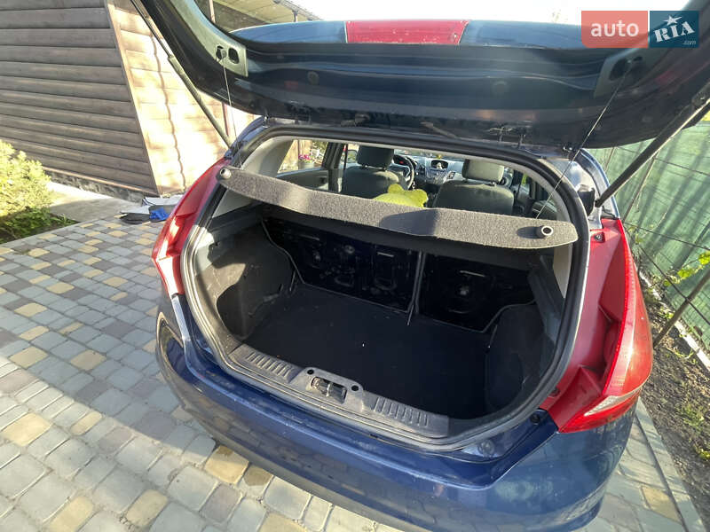 Хэтчбек Ford Fiesta 2012 в Смеле