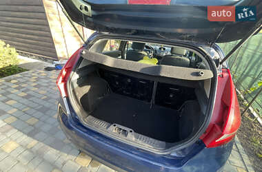 Хэтчбек Ford Fiesta 2012 в 