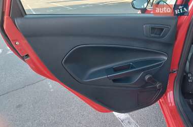 Хэтчбек Ford Fiesta 2012 в 