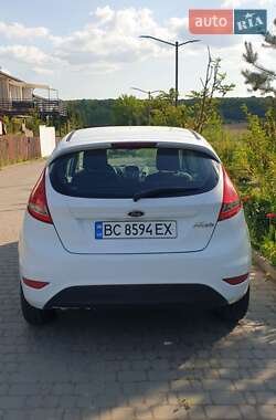 Хэтчбек Ford Fiesta 2011 в 