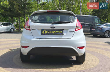 Хетчбек Ford Fiesta 2016 в 