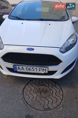 Хэтчбек Ford Fiesta 2017 в Киеве