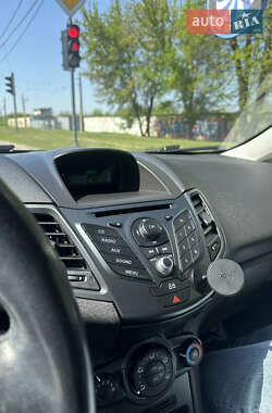 Хэтчбек Ford Fiesta 2013 в 