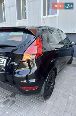 Хэтчбек Ford Fiesta 2013 в 