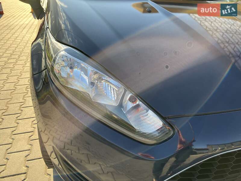 Хэтчбек Ford Fiesta 2014 в Львове