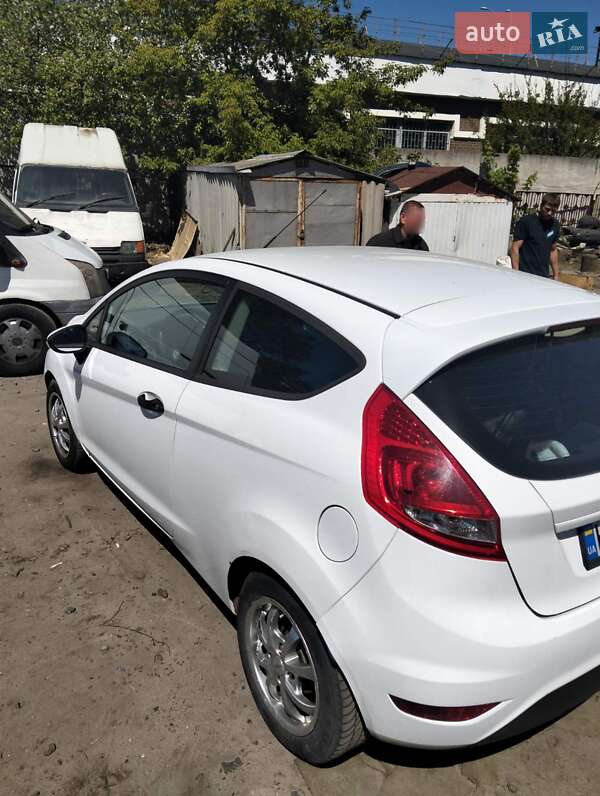 Хэтчбек Ford Fiesta 2009 в Киеве