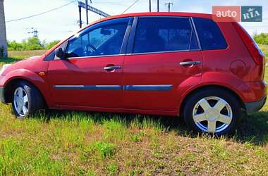 Хэтчбек Ford Fiesta 2006 в 