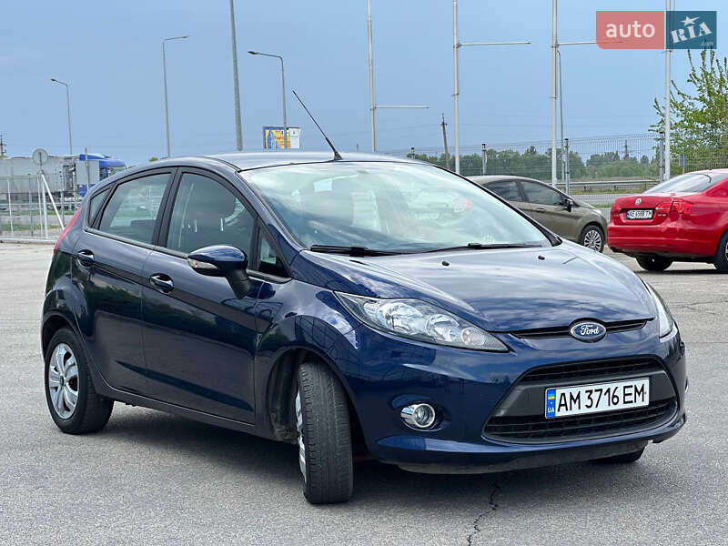Хэтчбек Ford Fiesta 2011 в Днепре