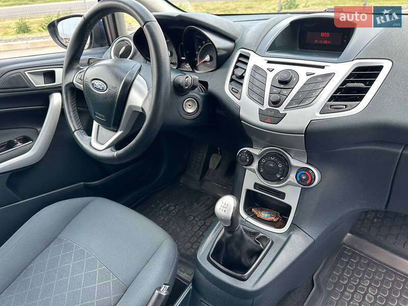 Хетчбек Ford Fiesta 2011 в Дніпрі