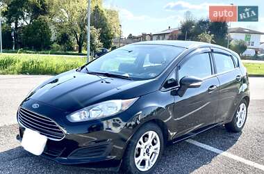 Хэтчбек Ford Fiesta 2015 в 