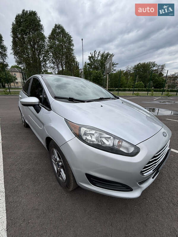 Седан Ford Fiesta 2018 в Кам'янському