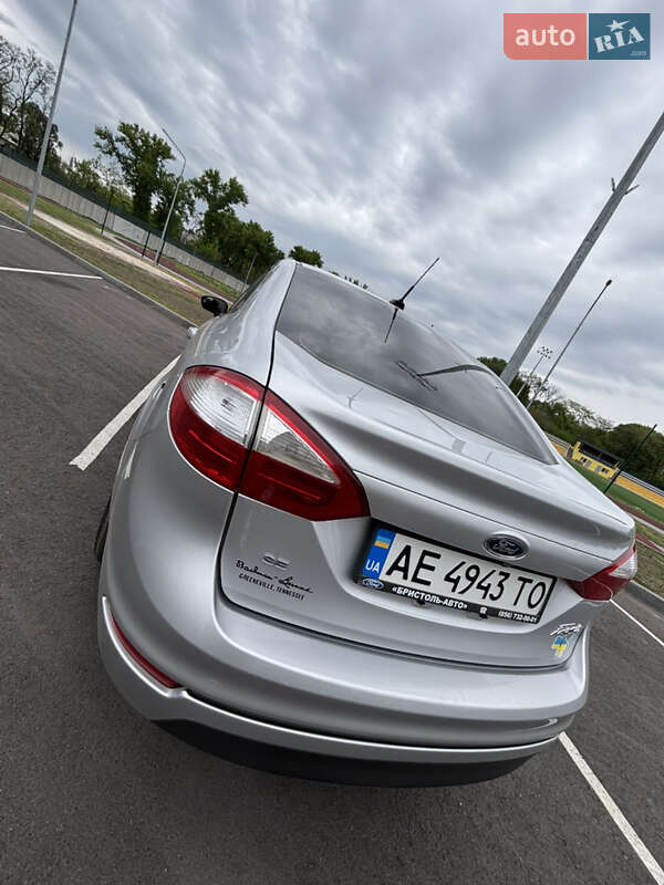 Седан Ford Fiesta 2018 в Кам'янському