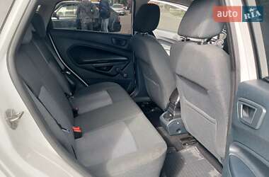Хетчбек Ford Fiesta 2012 в 