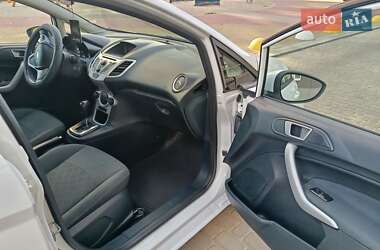 Хэтчбек Ford Fiesta 2011 в 