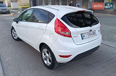 Хэтчбек Ford Fiesta 2011 в 