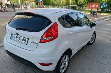 Хэтчбек Ford Fiesta 2011 в 