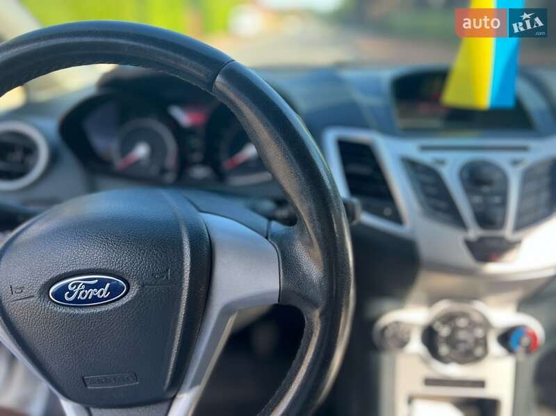 Хэтчбек Ford Fiesta 2012 в Виннице