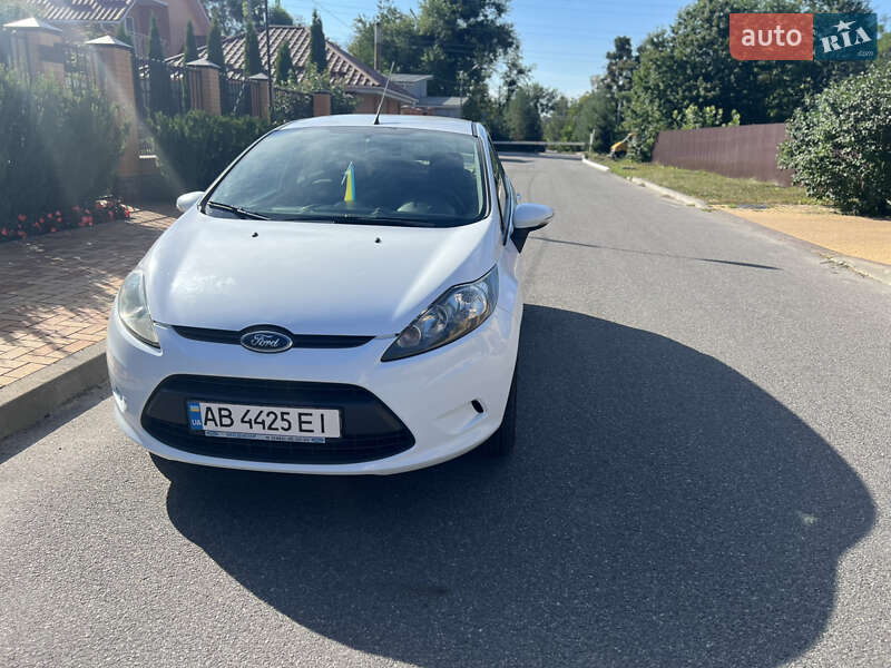Хэтчбек Ford Fiesta 2012 в Виннице