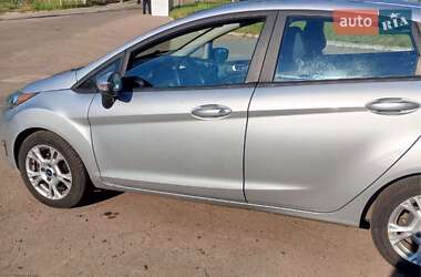 Хетчбек Ford Fiesta 2016 в 