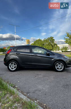 Хетчбек Ford Fiesta 2017 в 