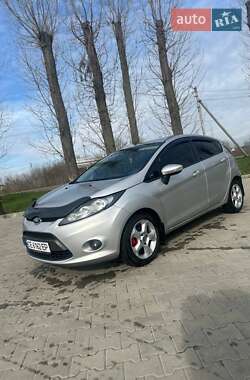 Хэтчбек Ford Fiesta 2010 в Кицмани