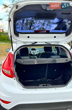 Хэтчбек Ford Fiesta 2012 в 