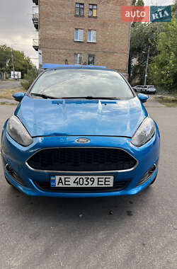 Хетчбек Ford Fiesta 2016 в Києві